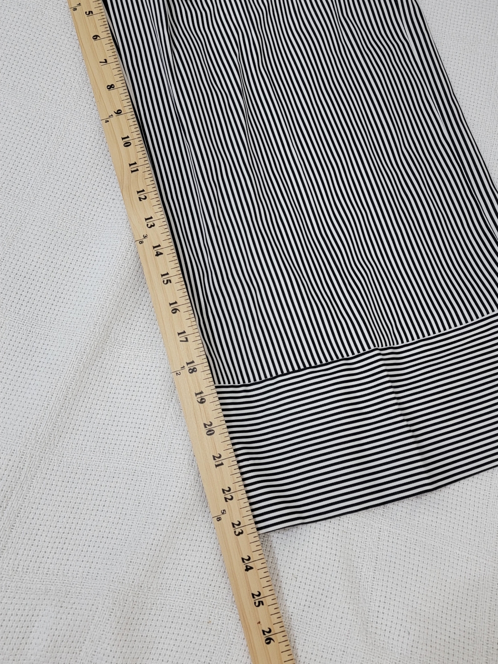 Banana Republic Black and White Striped Cropped Wide-Leg Pants with Tie Belt - Picture 6 of 8